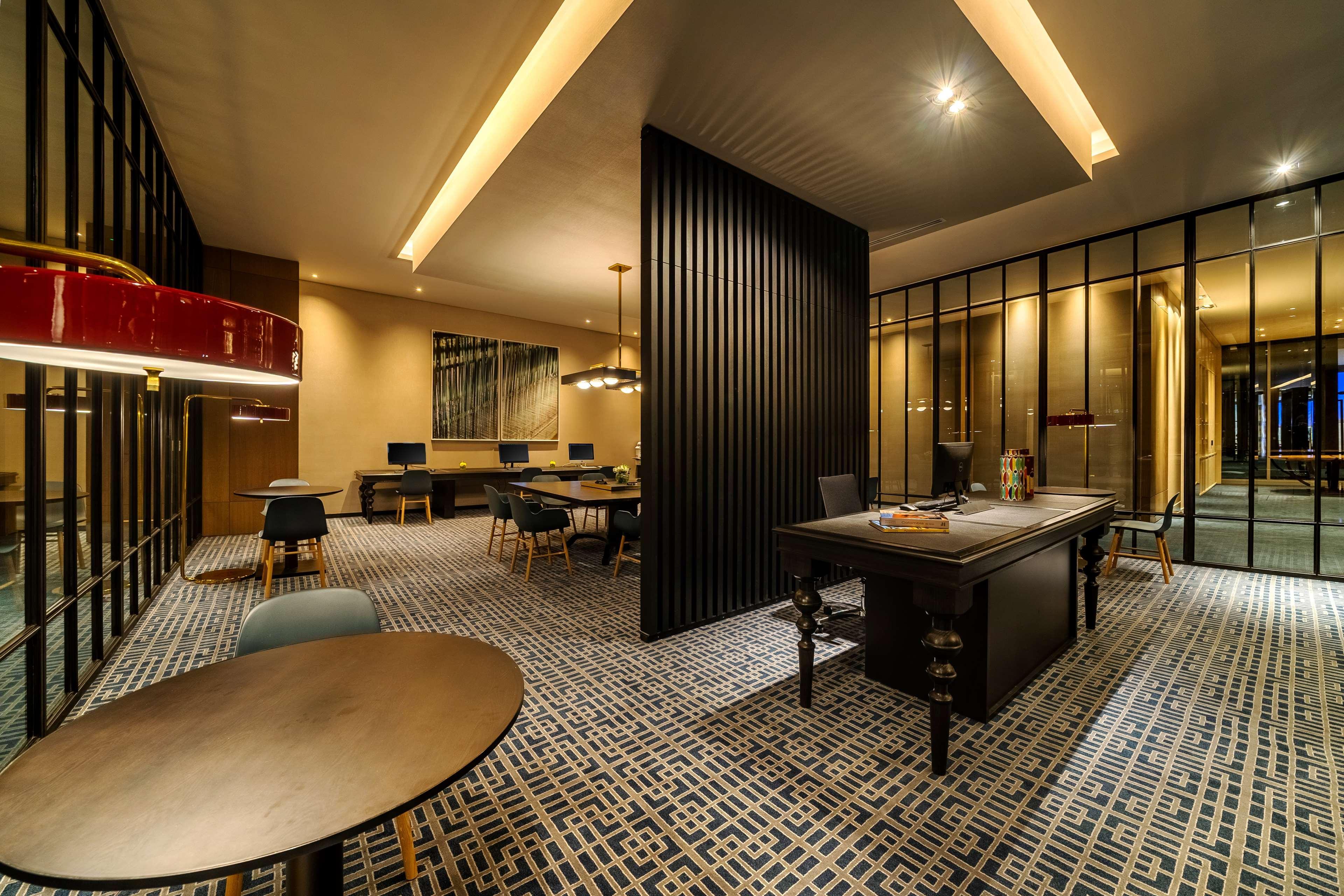 Grand Hyatt Bogota Hotel Exterior photo The Club at The Landmark, Hong Kong