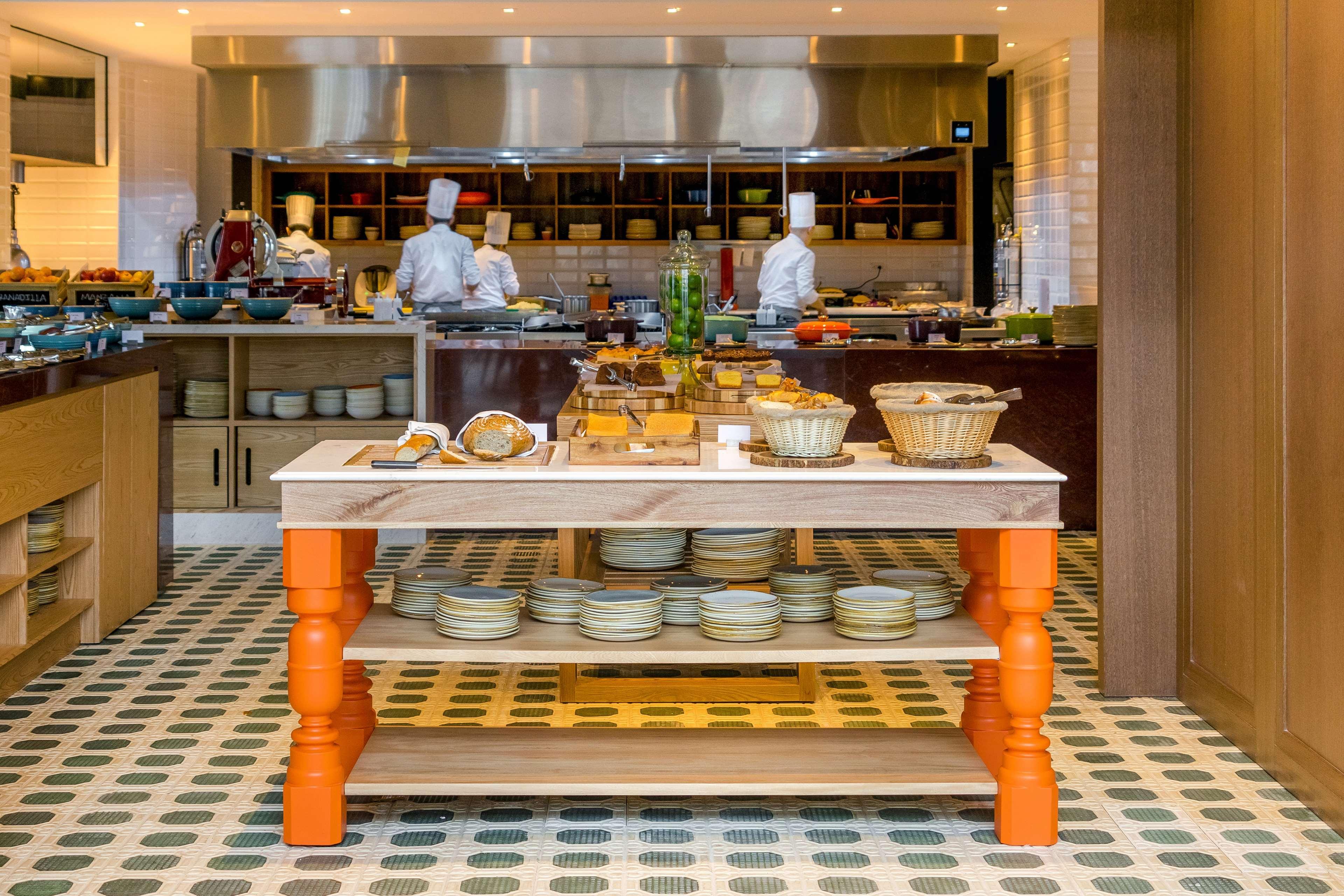 Grand Hyatt Bogota Hotel Exterior photo A live kitchen at a hotel