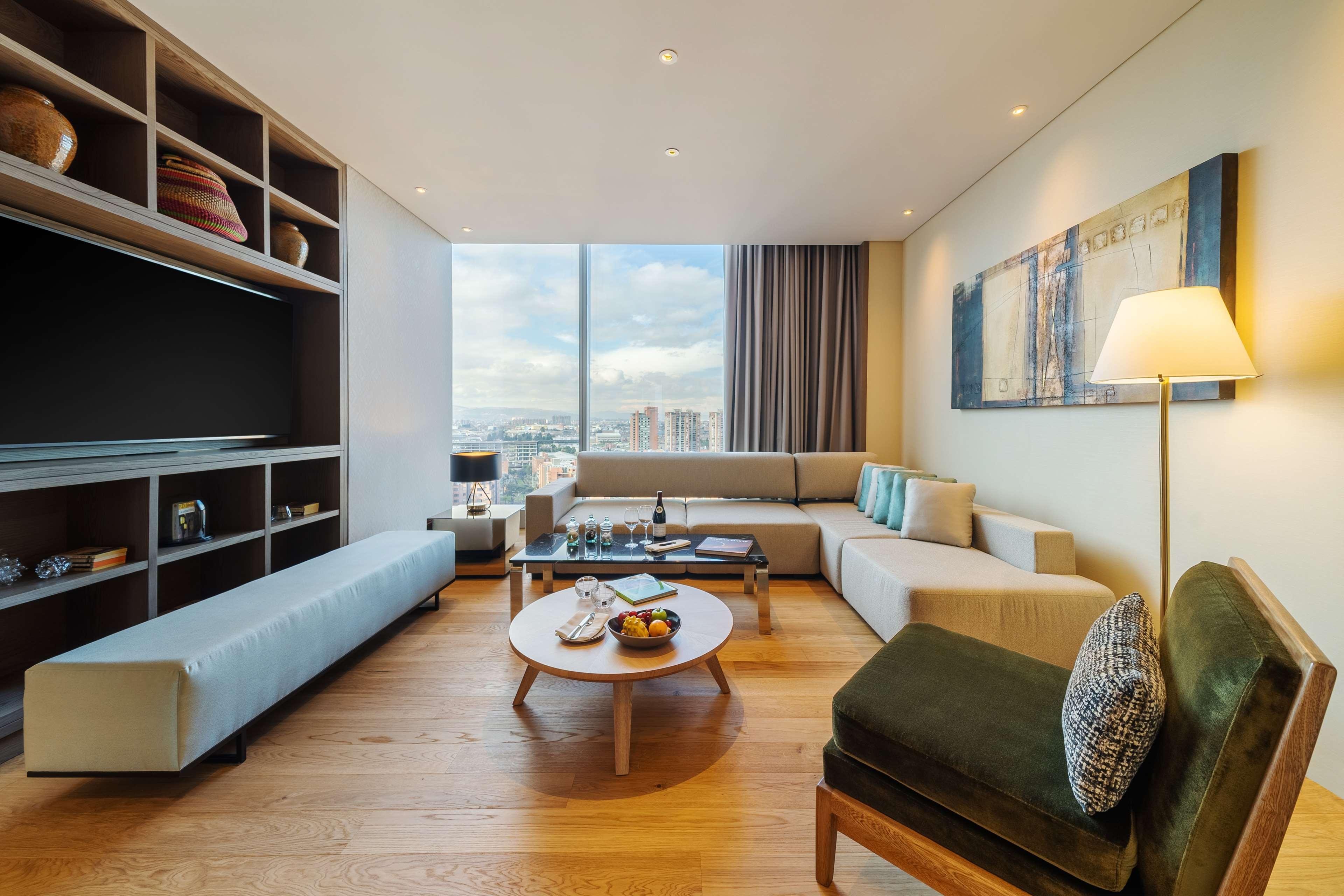 Grand Hyatt Bogota Hotel Exterior photo Living room