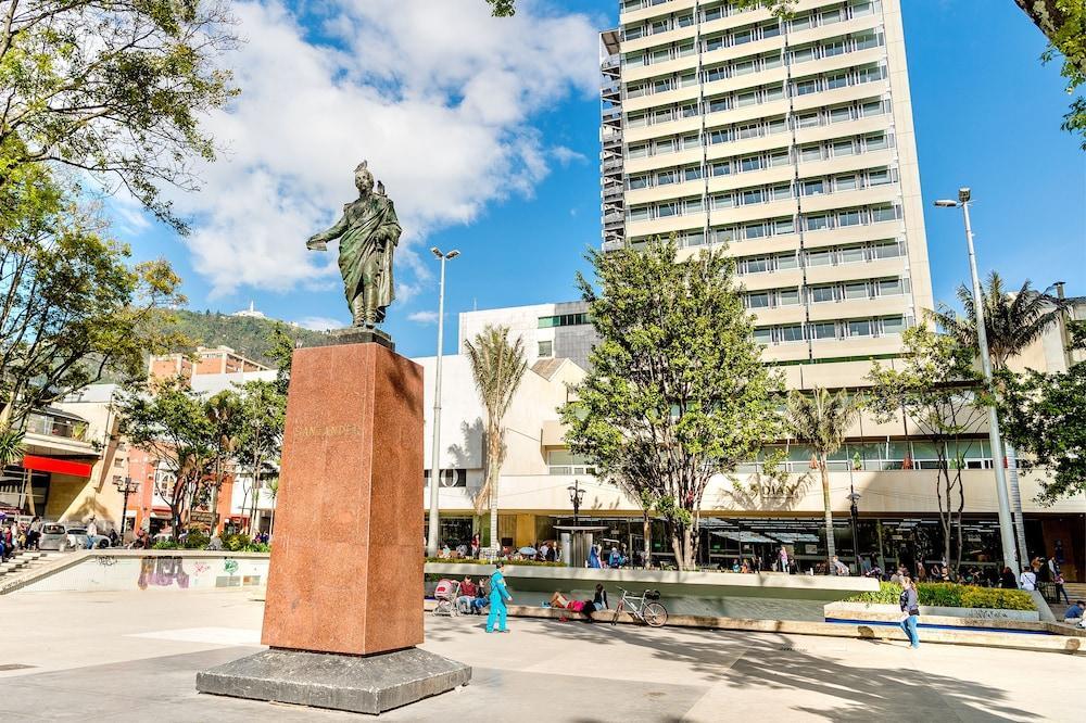 Grand Hyatt Bogota Hotel Exterior photo Plaza de la Cultura